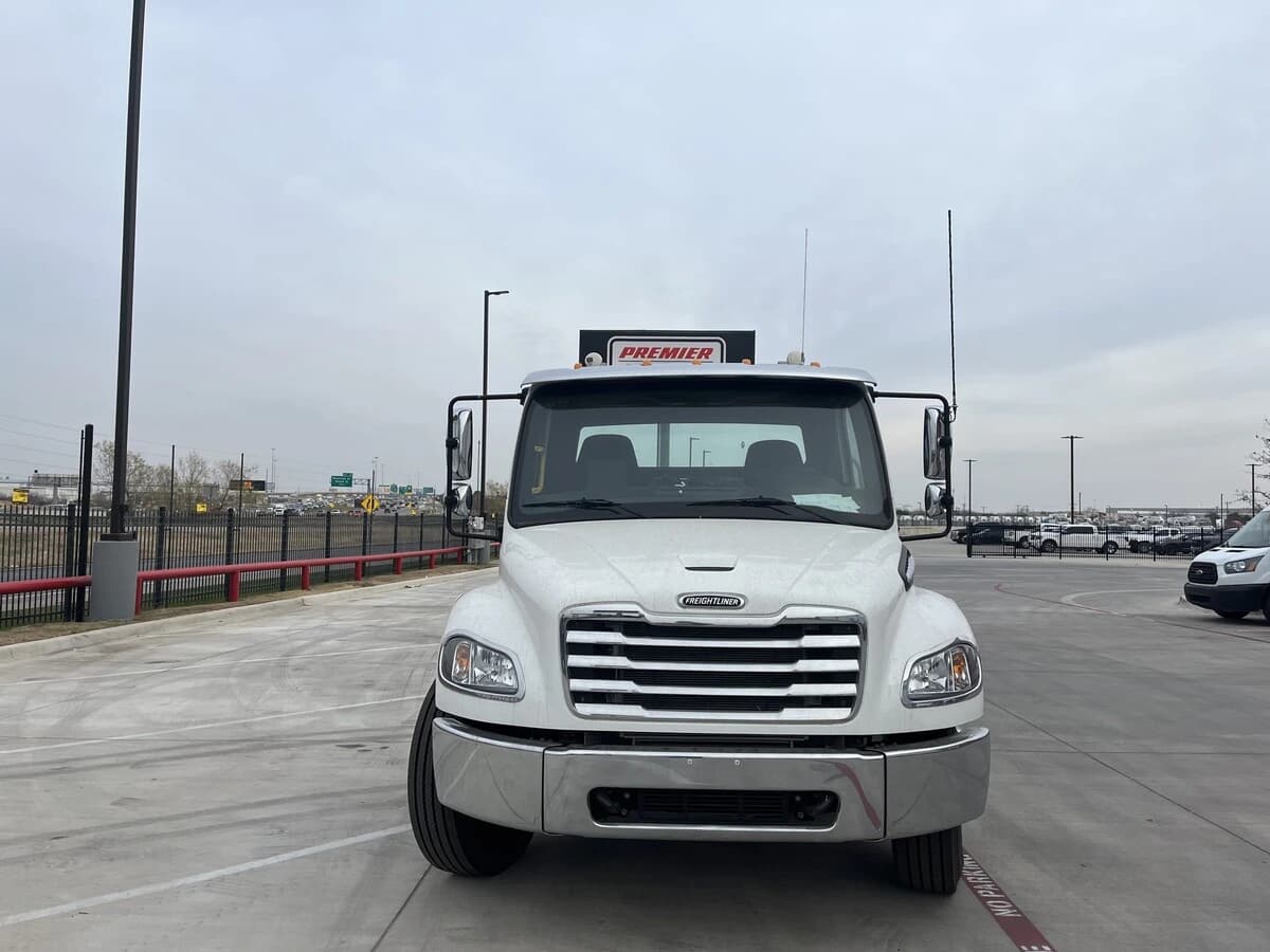 2026 Freightliner M2 106 in Fort Worth, TX — photo 2