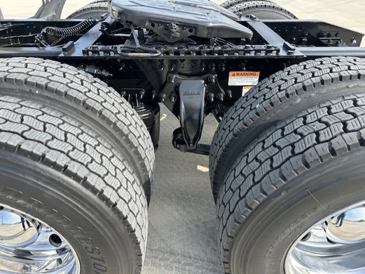 2023 Freightliner Cascadia in Fort Worth, TX — photo 10