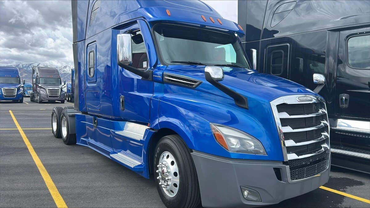 2024 Freightliner Cascadia in Salt Lake City, UT — photo 2