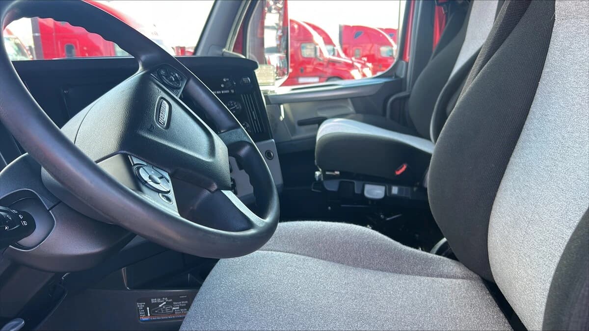 2022 Freightliner Cascadia in Salt Lake City, UT — photo 3