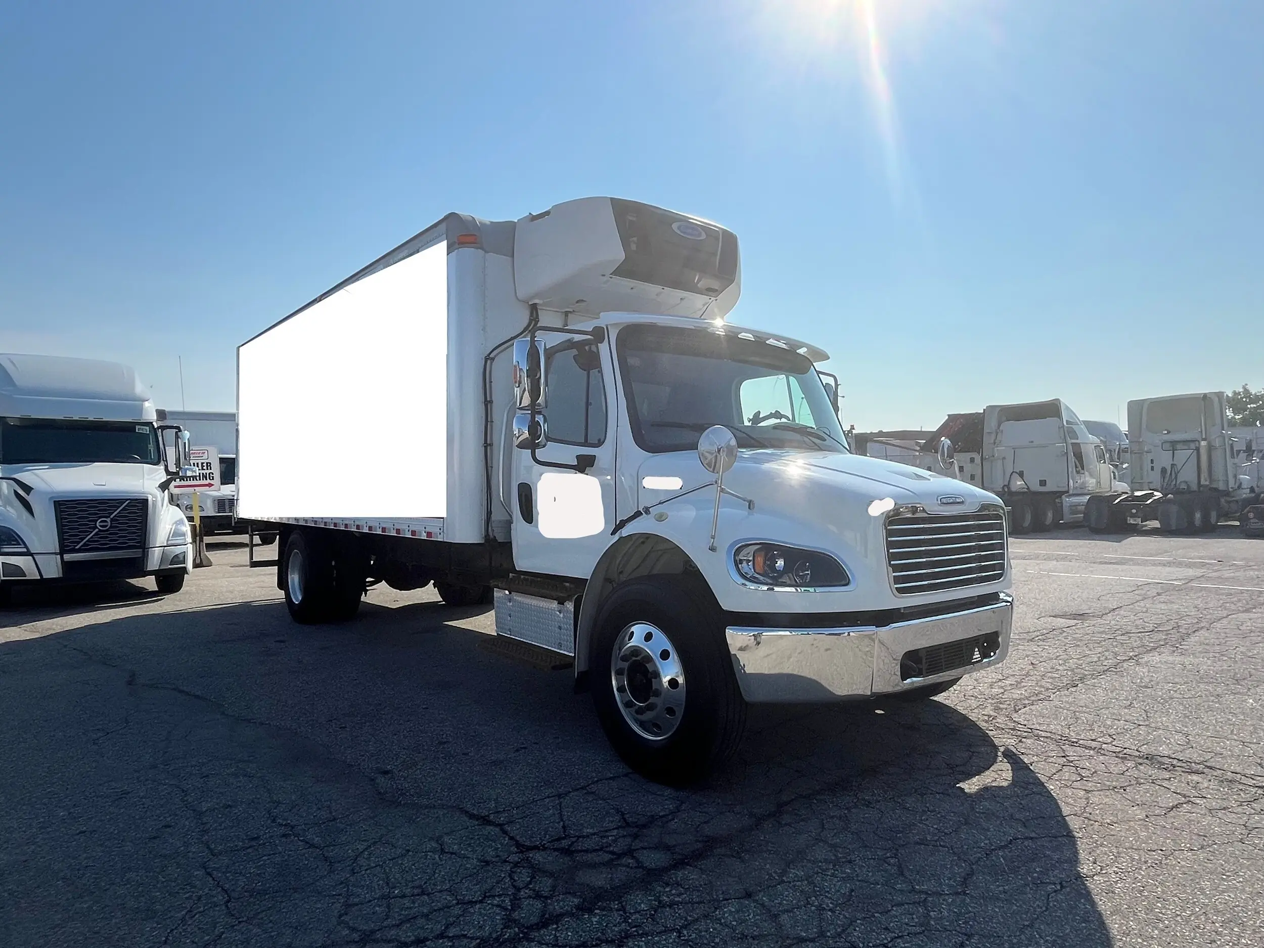2019 Freightliner M2 106 in Mississauga, ON — photo 2