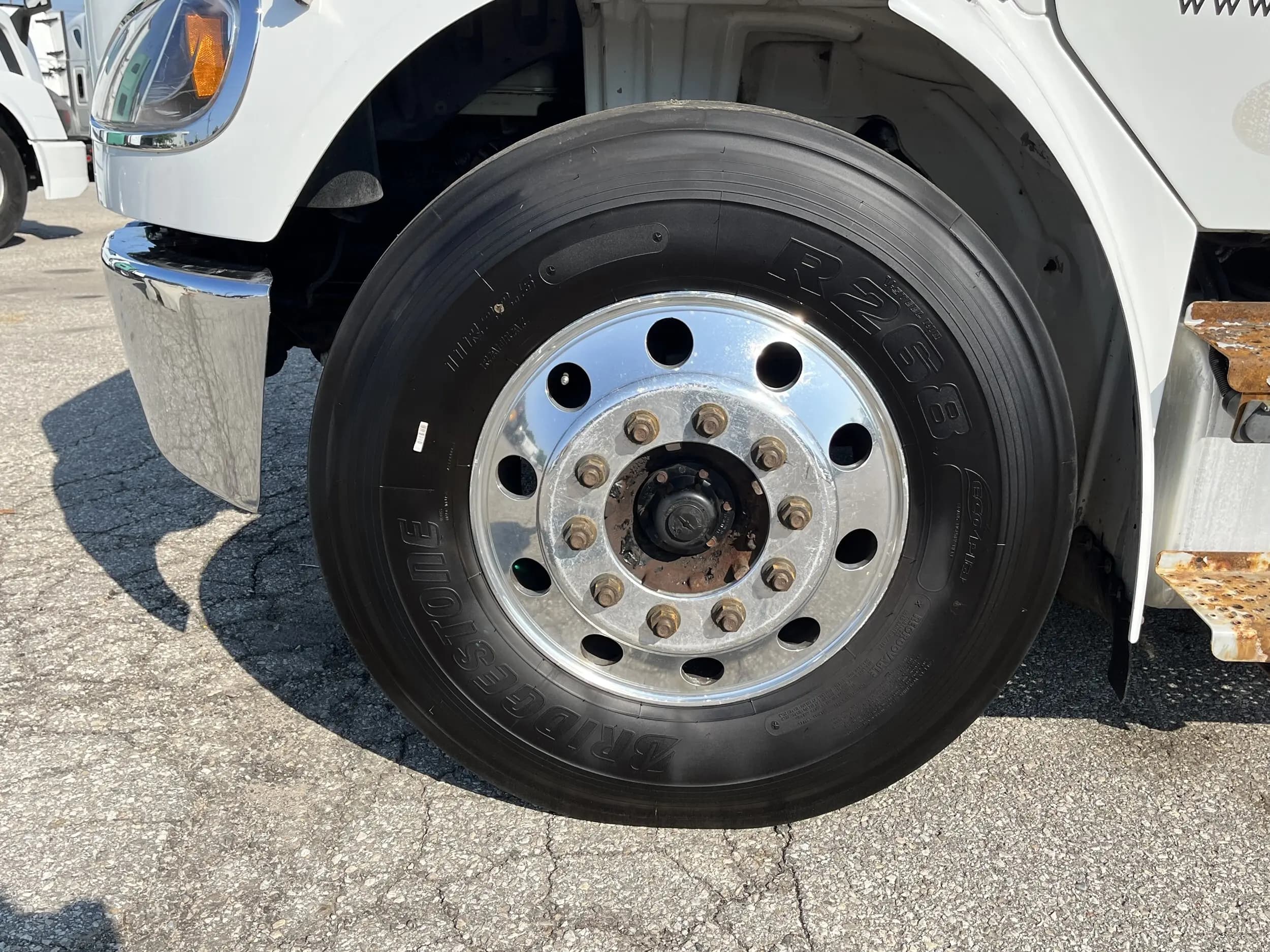 2019 Freightliner M2 106 in Mississauga, ON — photo 11
