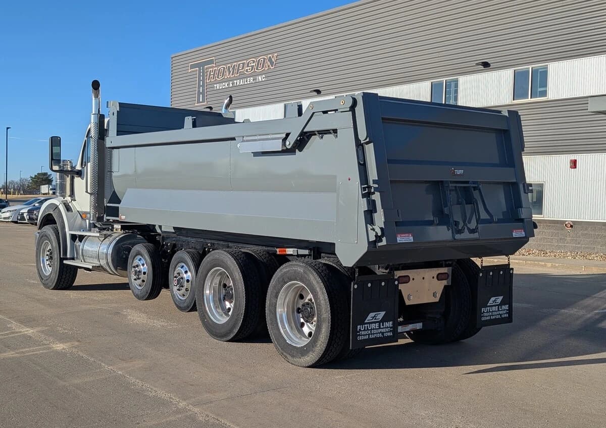 2025 International HX in Davenport, IA — photo 3