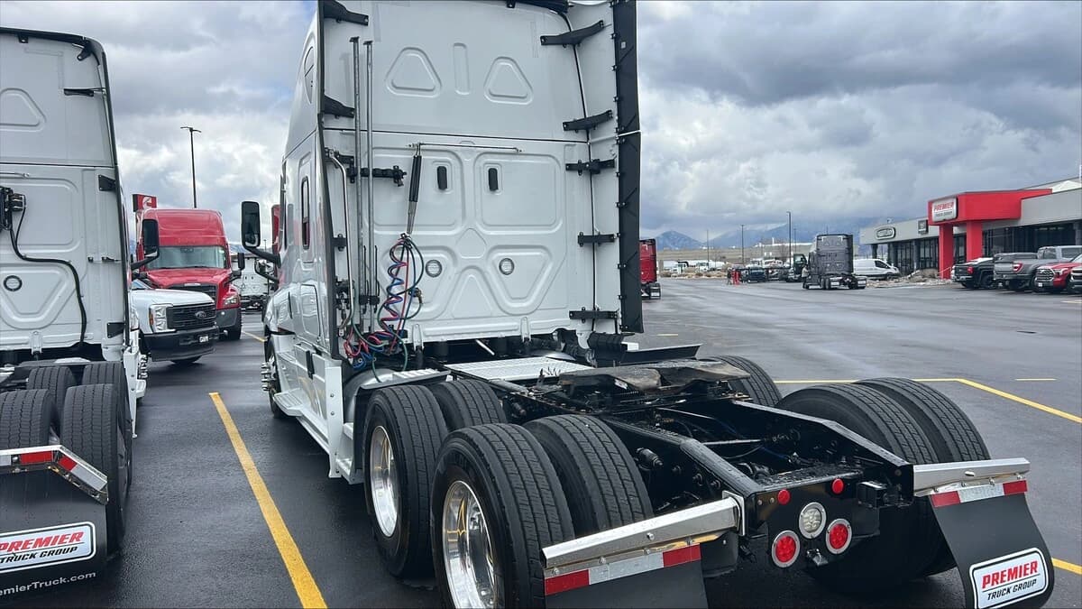 2024 Freightliner Cascadia in Salt Lake City, UT — photo 3
