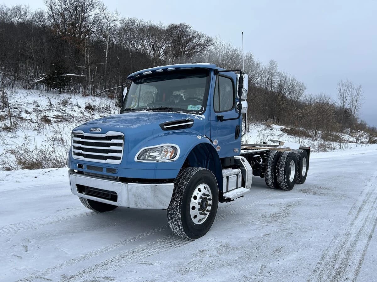 2025 Freightliner M2 106