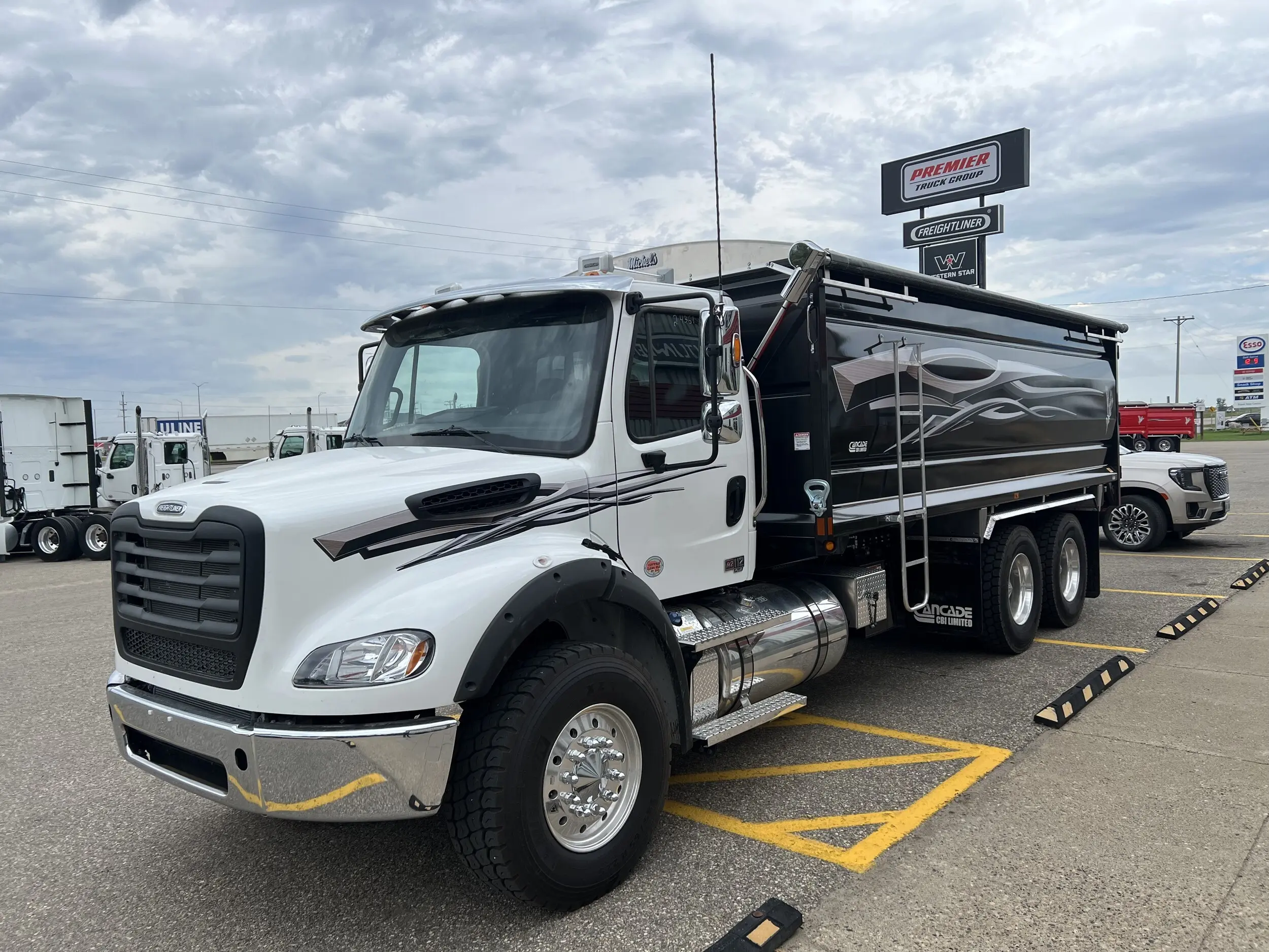 2026 Freightliner M2 112