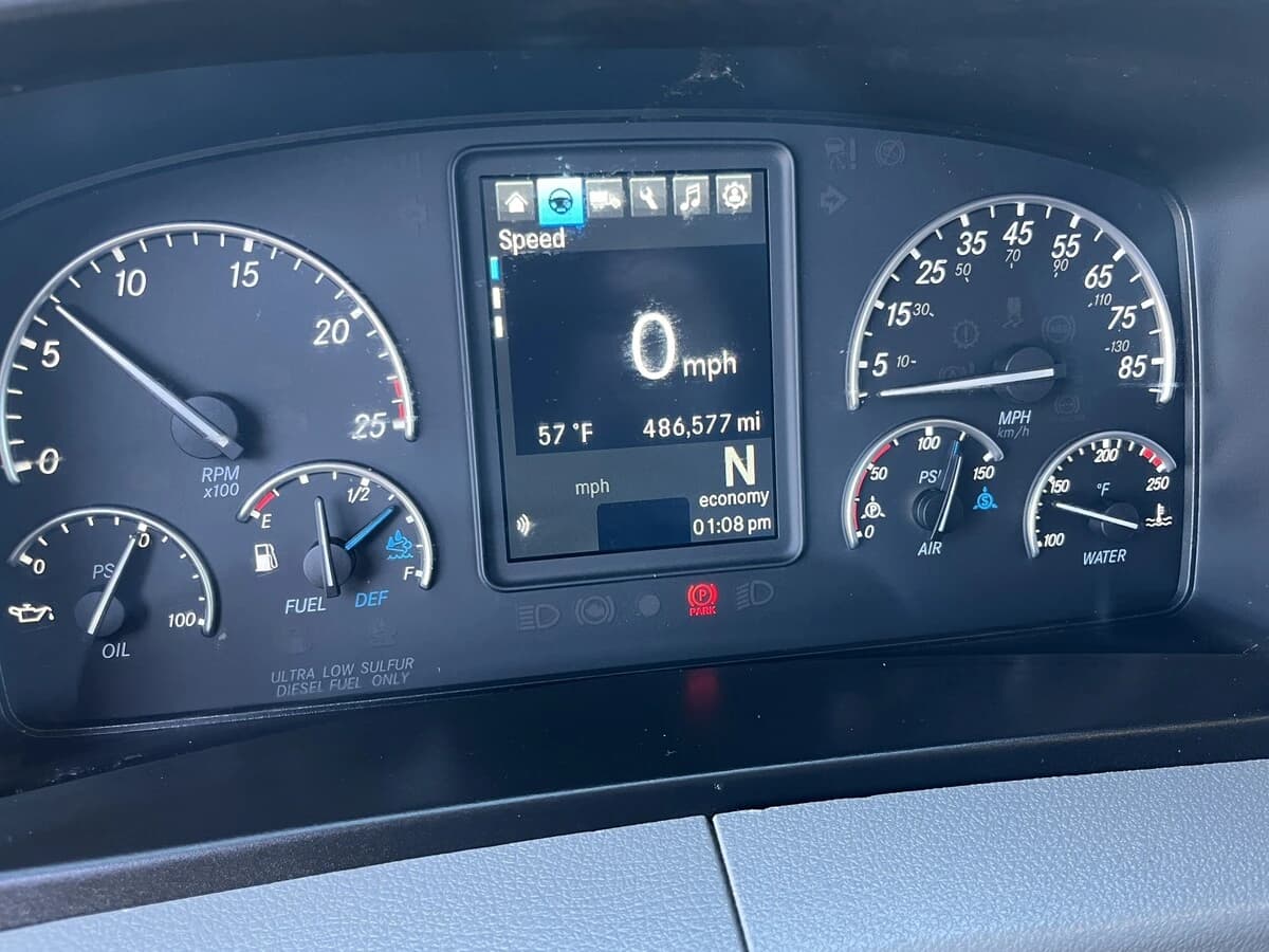 2022 Freightliner Cascadia in Kansas City, MO — photo 22
