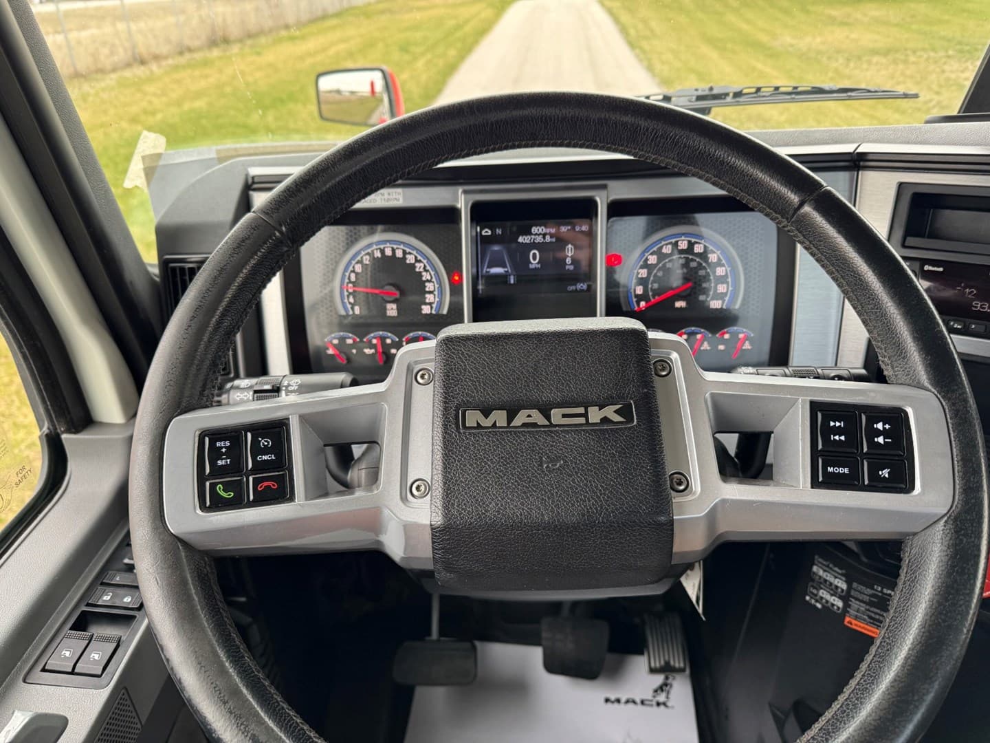2023 Mack Anthem in Ankeny, IA — photo 14