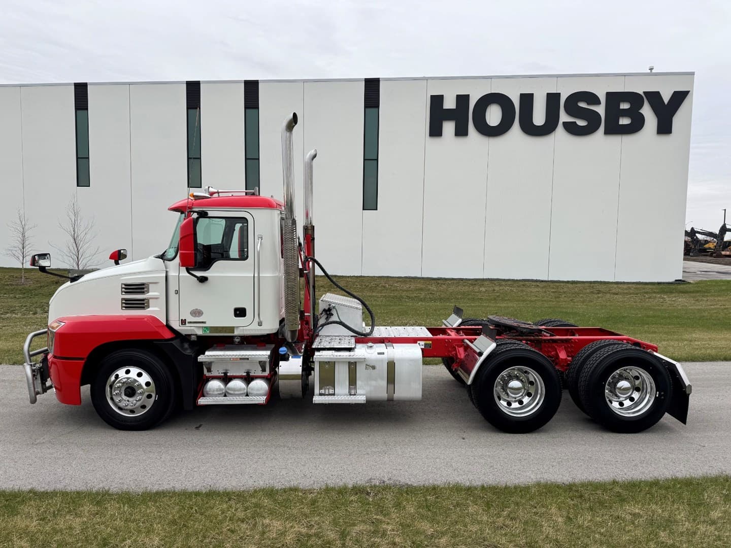 2023 Mack Anthem in Ankeny, IA — photo 3