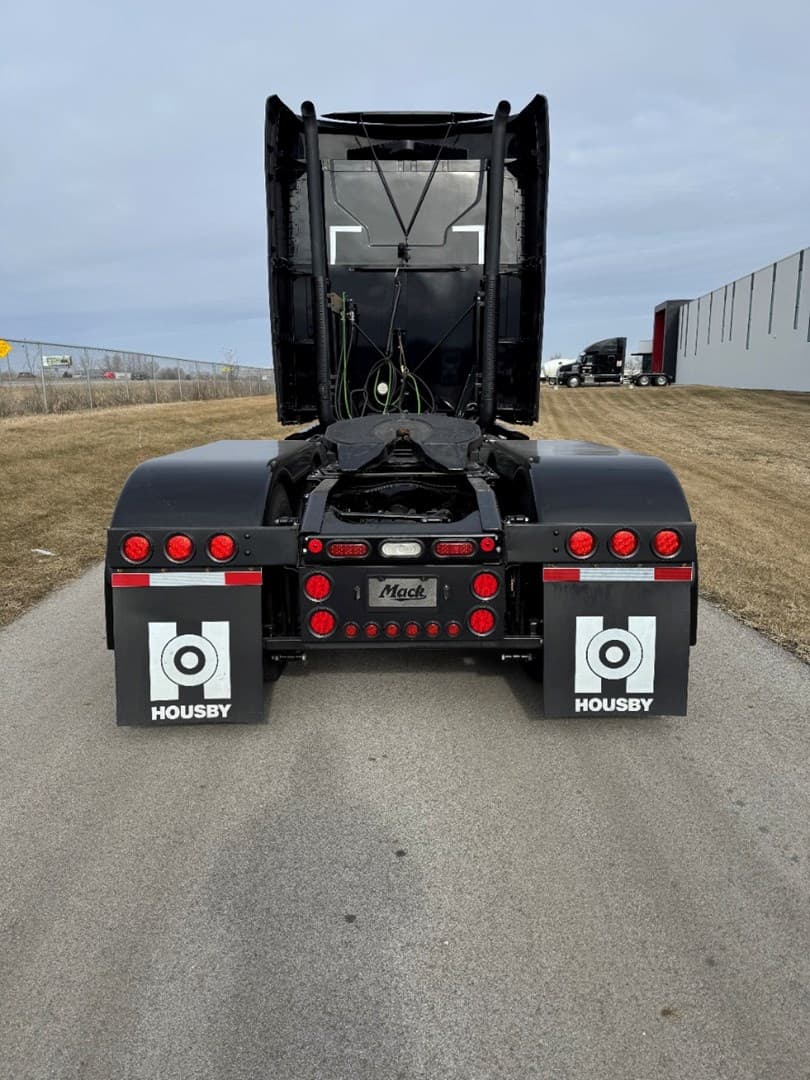 2023 Mack Anthem in Carroll, IA — photo 5