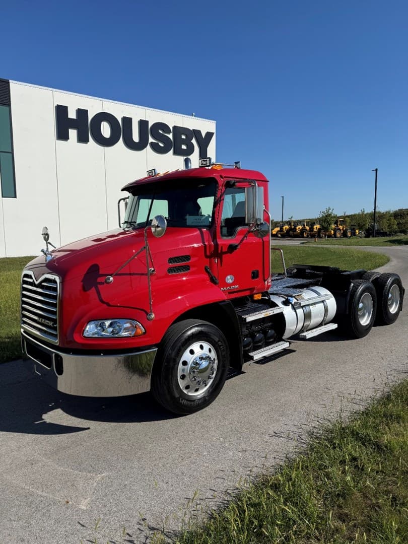 2018 MACK CXU613 - USED TRUCKS DAY CAB