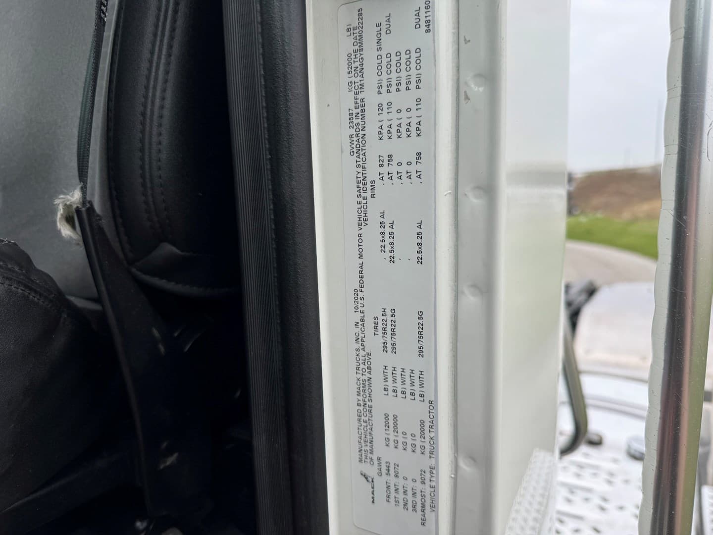 2021 Mack Anthem in Ankeny, IA — photo 19