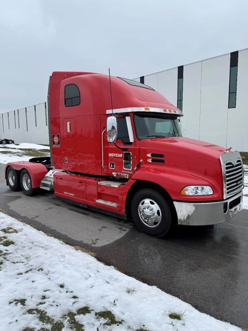 2018 Mack Pinnacle in Carroll, IA — photo 8