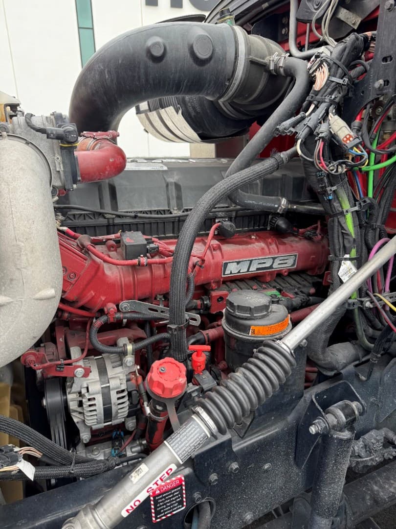 2018 Mack Pinnacle in Carroll, IA — photo 9