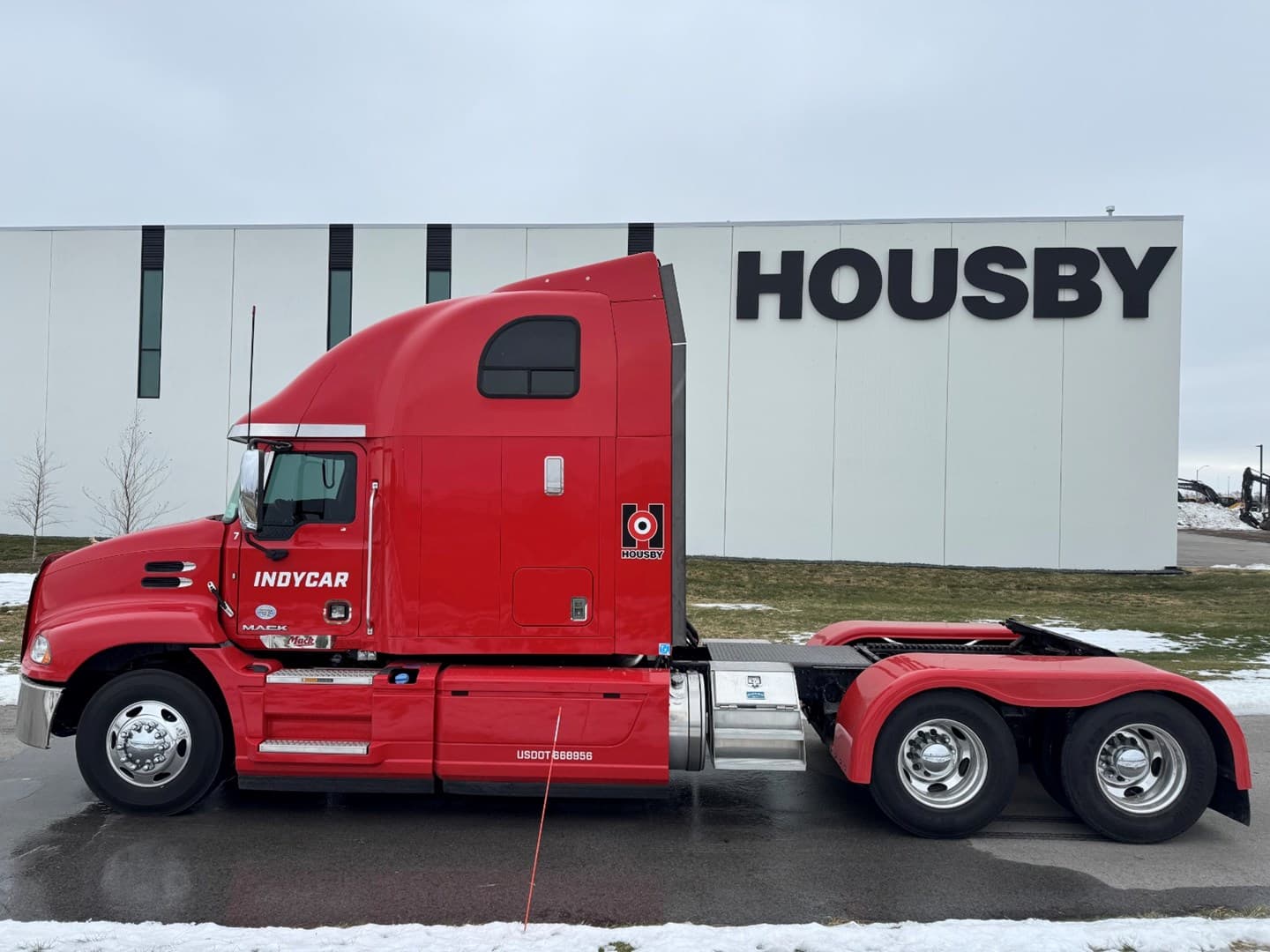 2018 Mack Pinnacle in Carroll, IA — photo 3