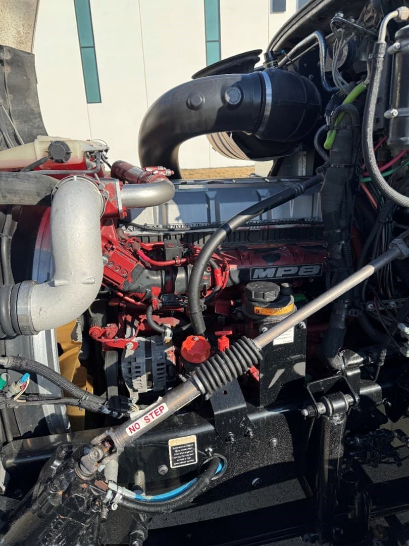 2016 Mack Pinnacle in Ankeny, IA — photo 9