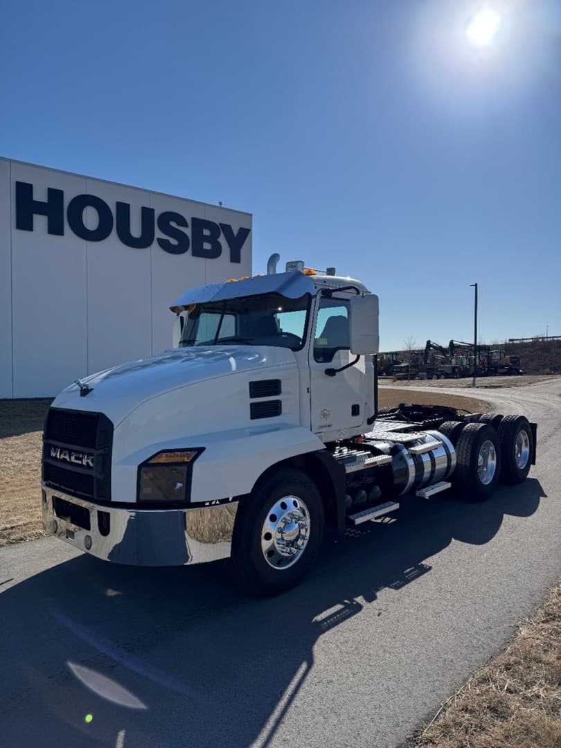 2021 MACK AN64T - USED TRUCKS DAY CAB