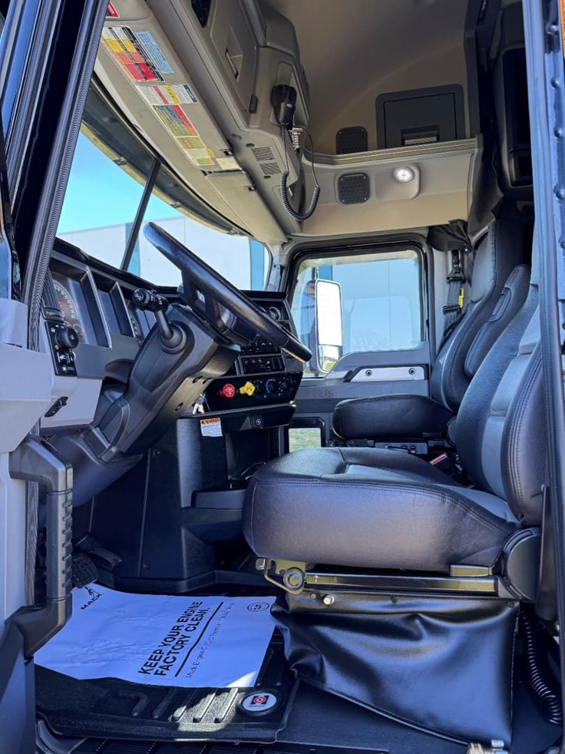 2022 Mack Anthem in Carroll, IA — photo 12