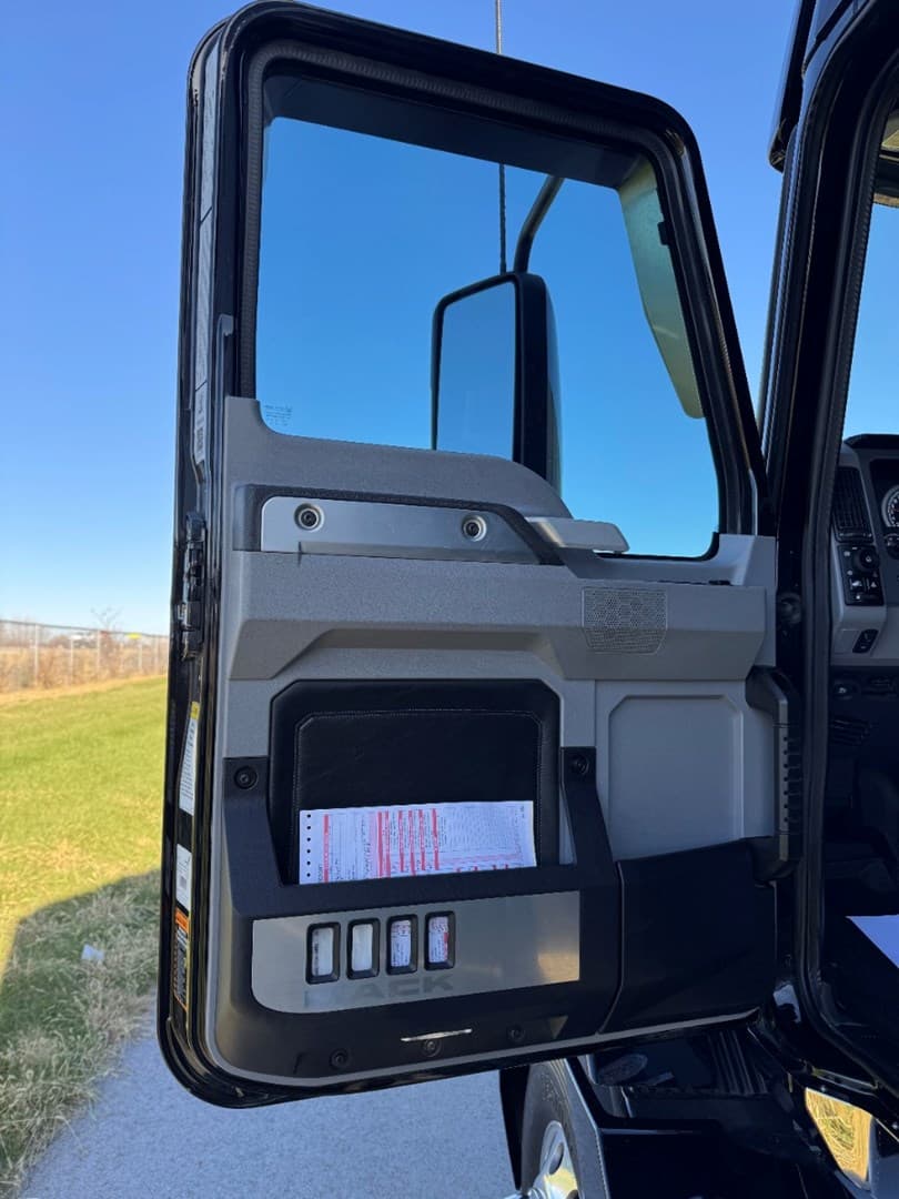 2022 Mack Anthem in Carroll, IA — photo 11
