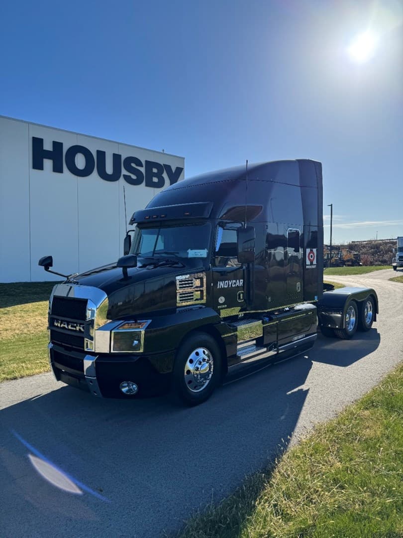 2022 Mack Anthem 64T Sleeper