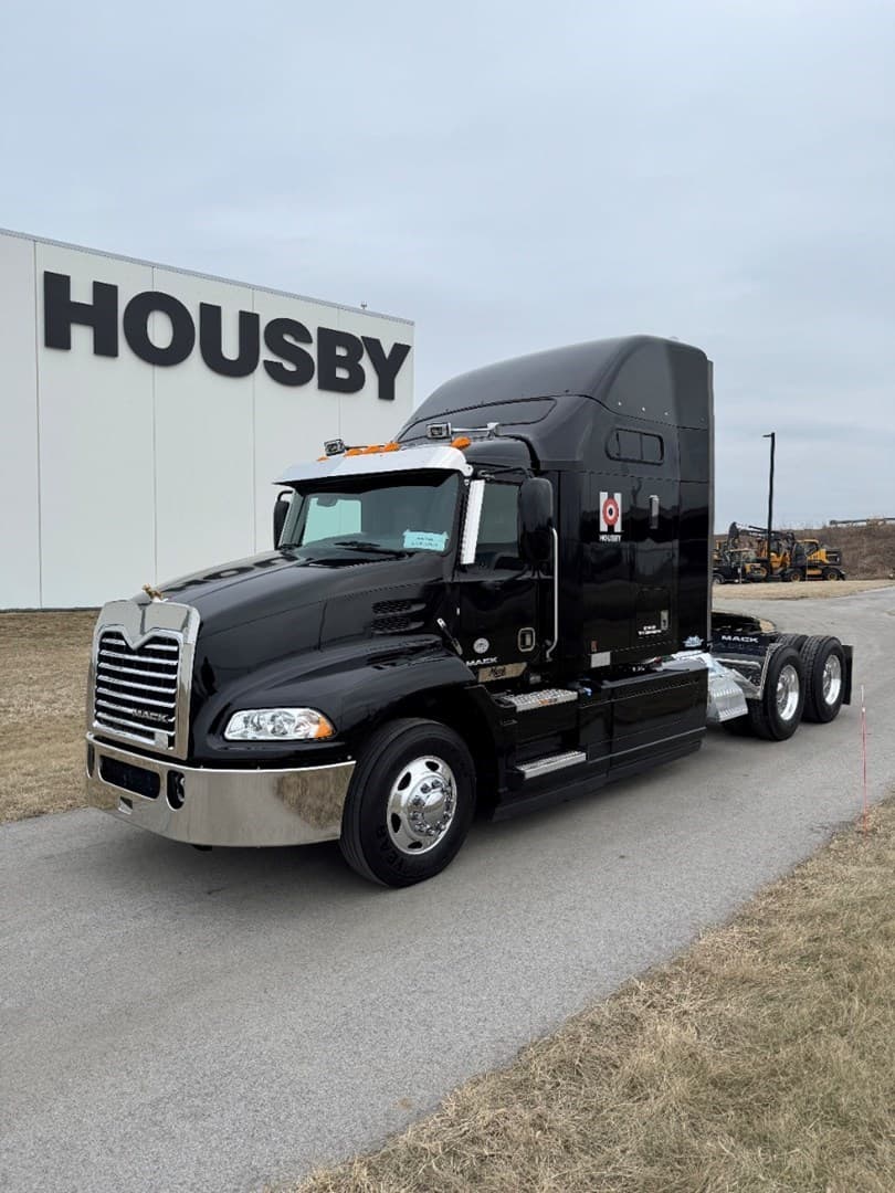 2017 MACK CXU613 - USED TRUCKS SLEEPER