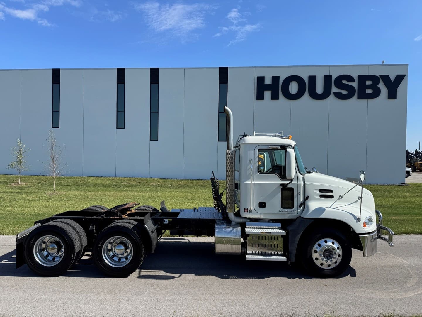 2016 Mack Pinnacle in Carroll, IA — photo 7