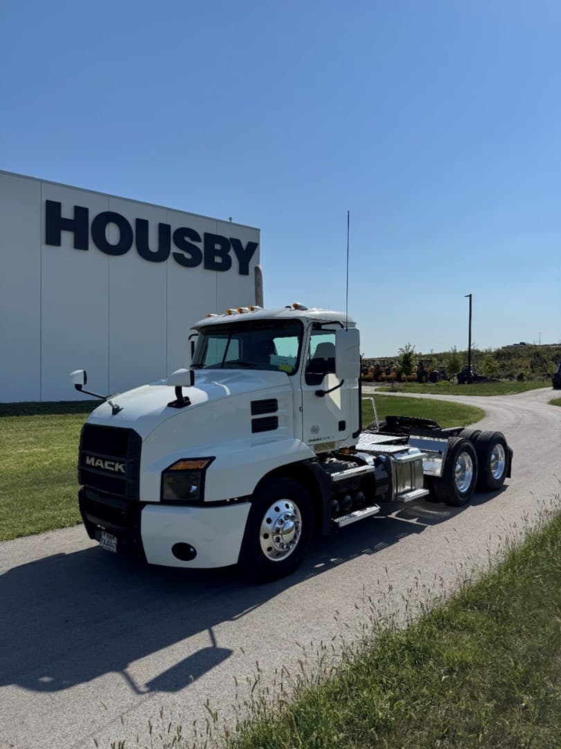 2022 MACK AN64T - USED TRUCKS DAY CAB