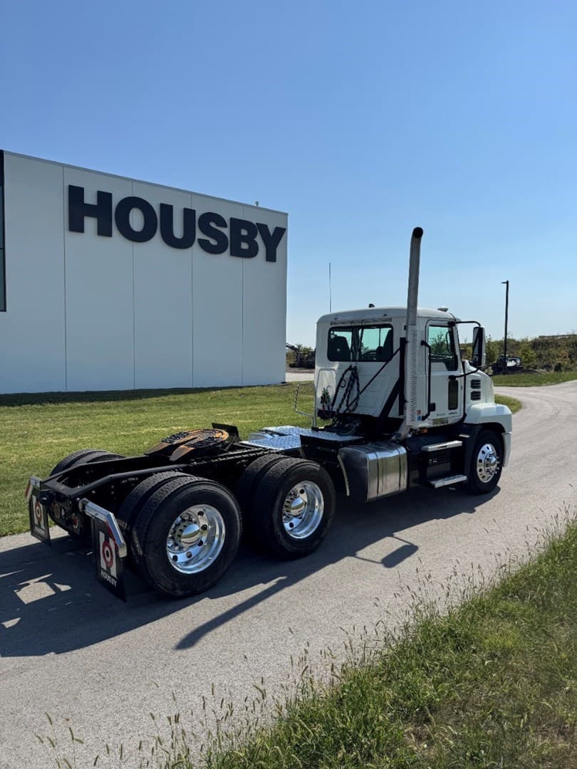 2022 Mack Anthem in Carroll, IA — photo 6