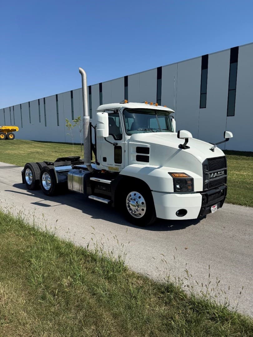 2022 Mack Anthem in Carroll, IA — photo 8