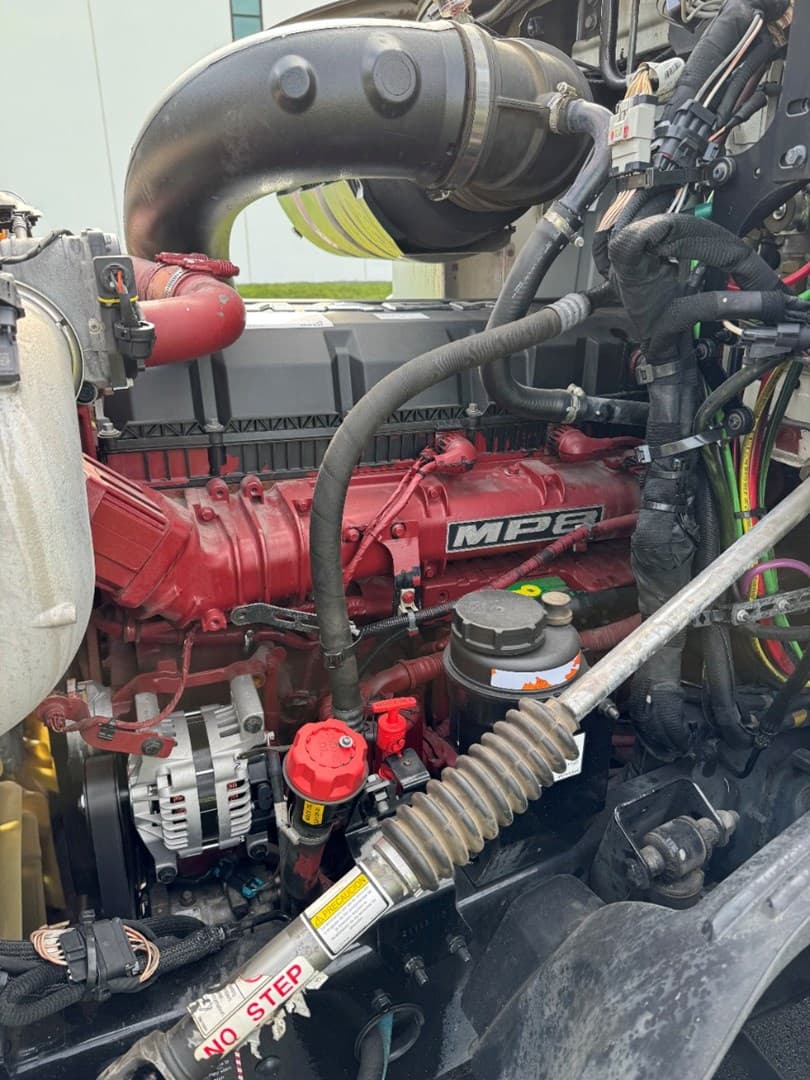 2022 Mack Anthem in Carroll, IA — photo 9