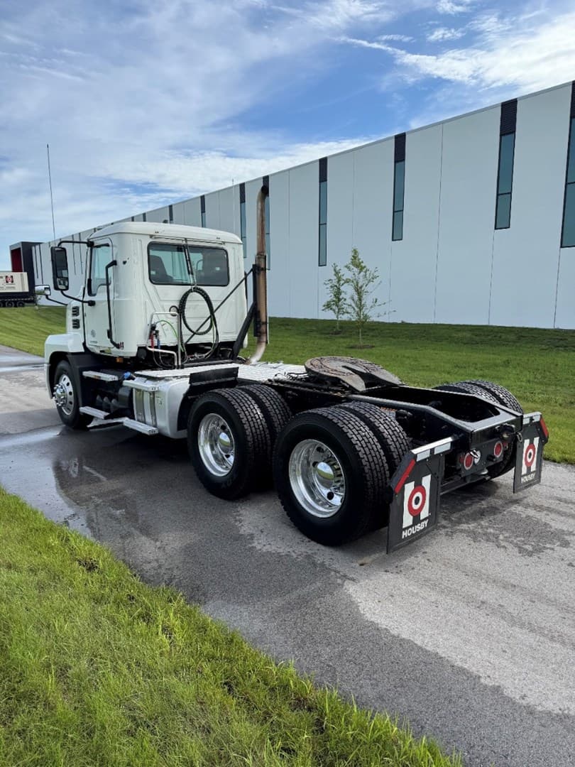 2022 Mack Anthem in Carroll, IA — photo 4