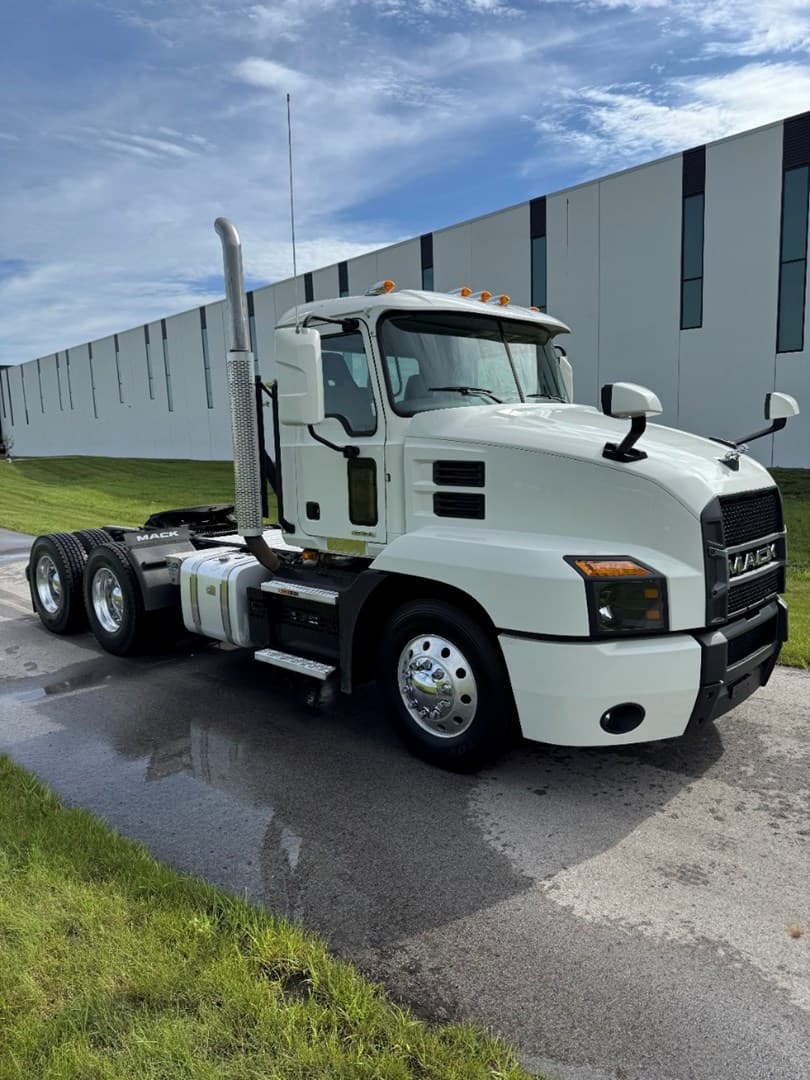 2022 Mack Anthem in Carroll, IA — photo 8