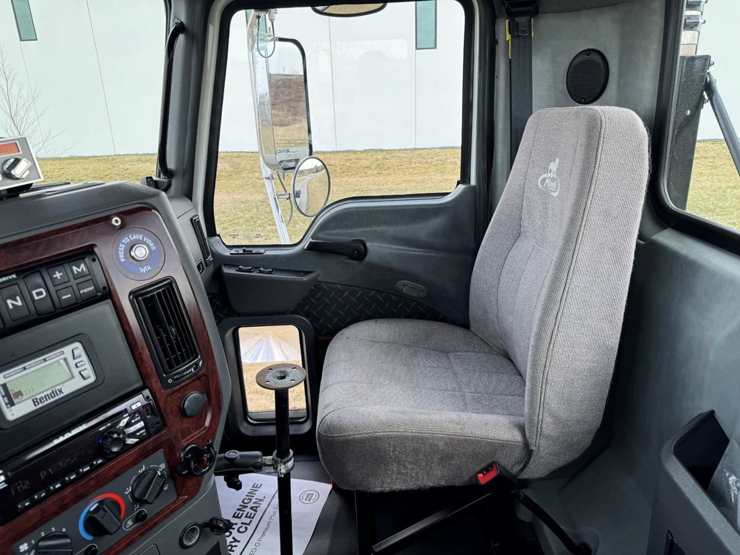 2018 Mack Pinnacle in Ankeny, IA — photo 17