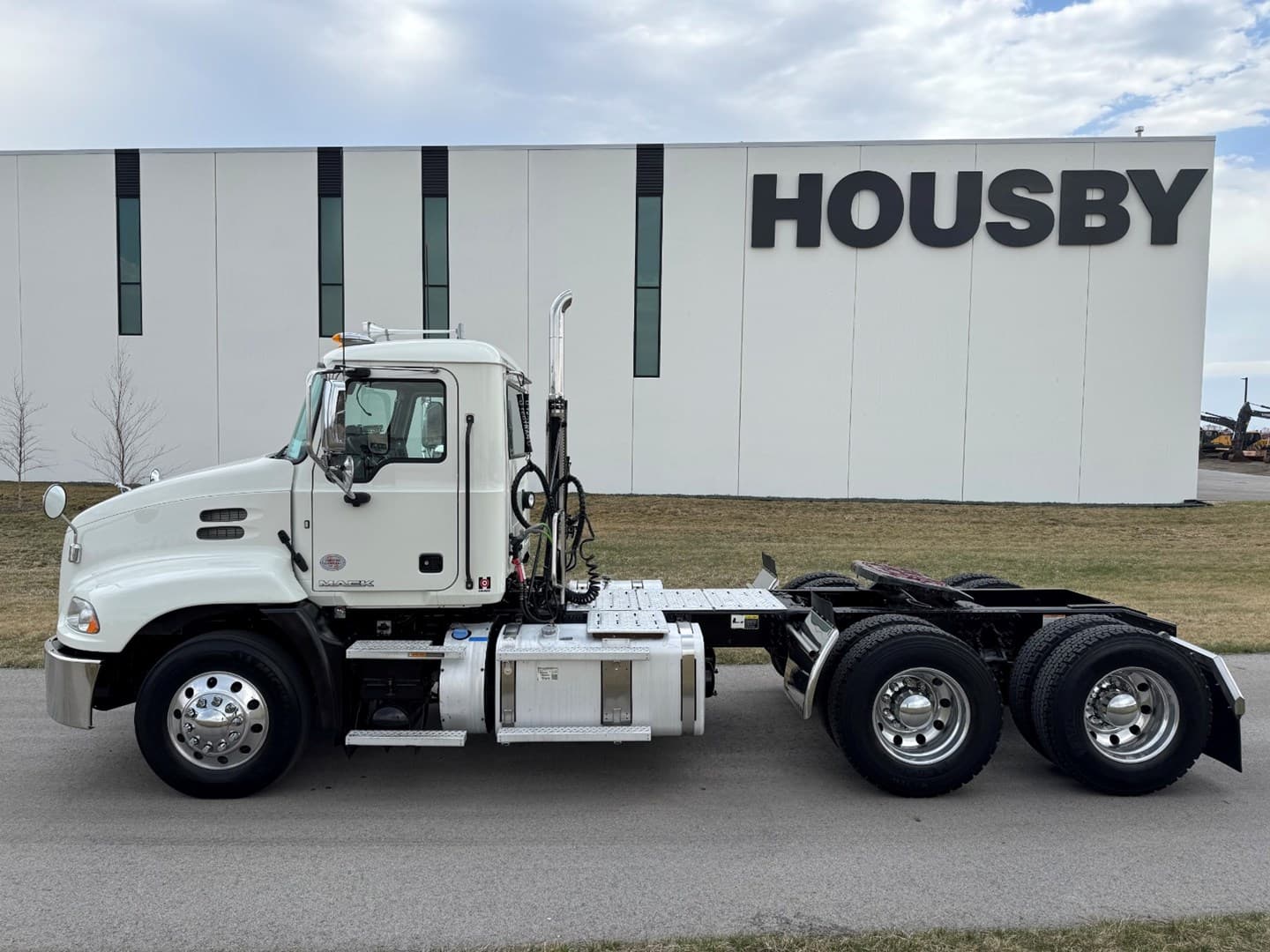 2018 Mack Pinnacle in Ankeny, IA — photo 3