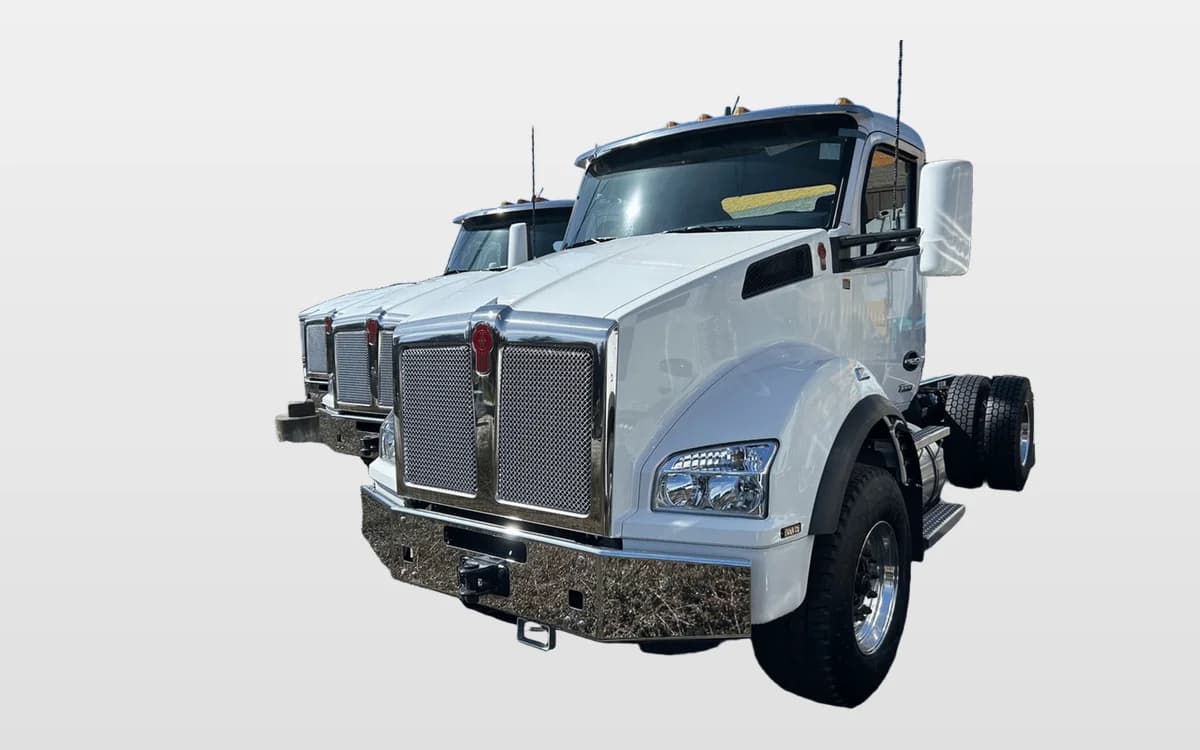 2025 Kenworth T880