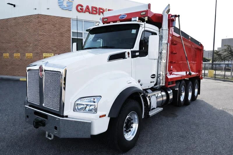 2025 Kenworth T880