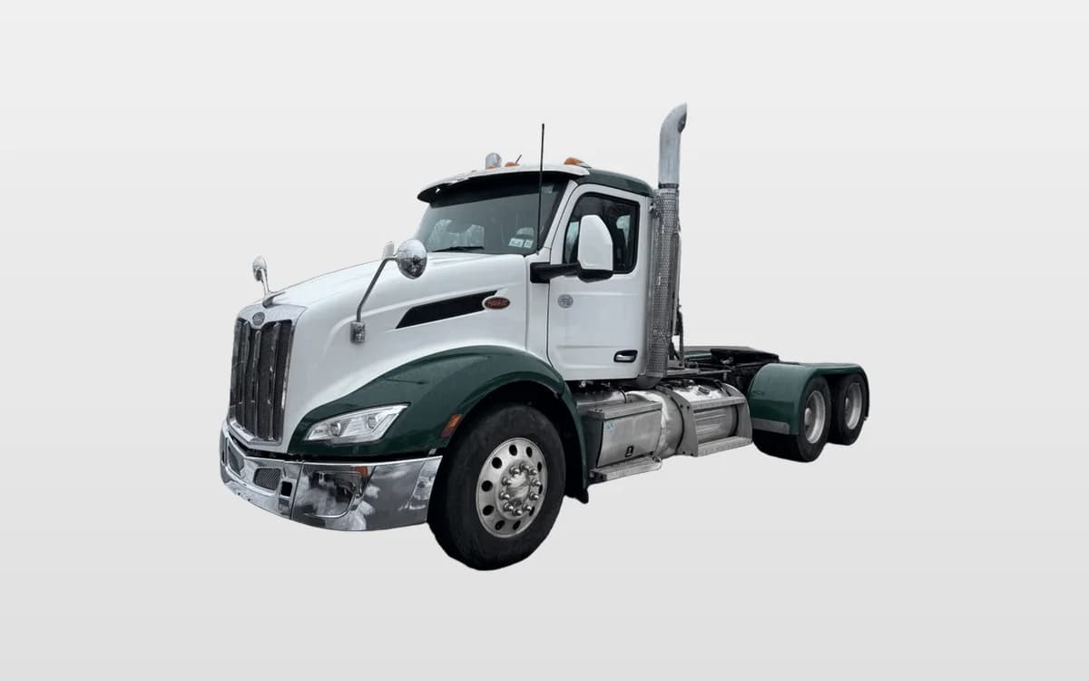 2022 PETERBILT 579 Daycab