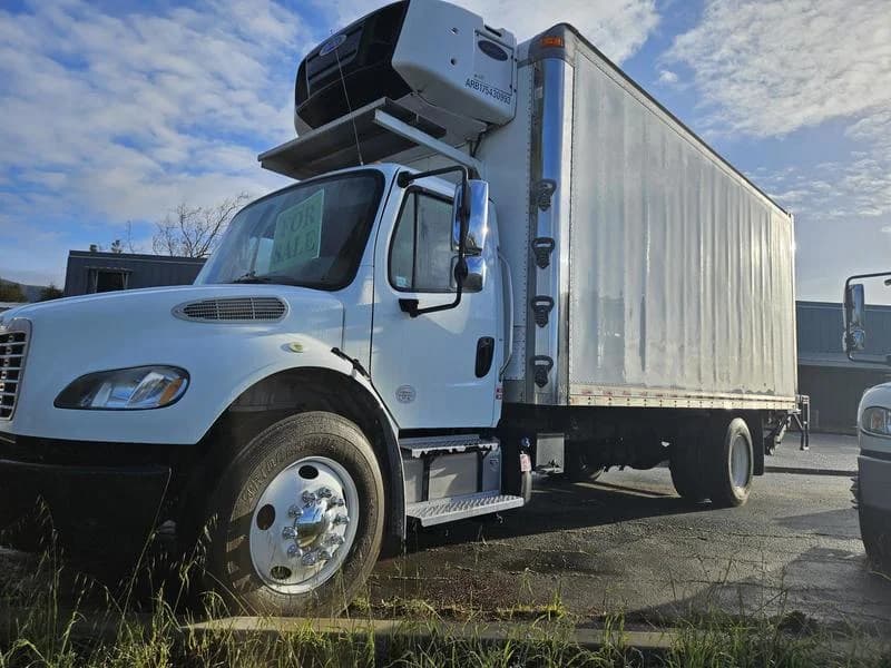 2017 Freightliner M2 106