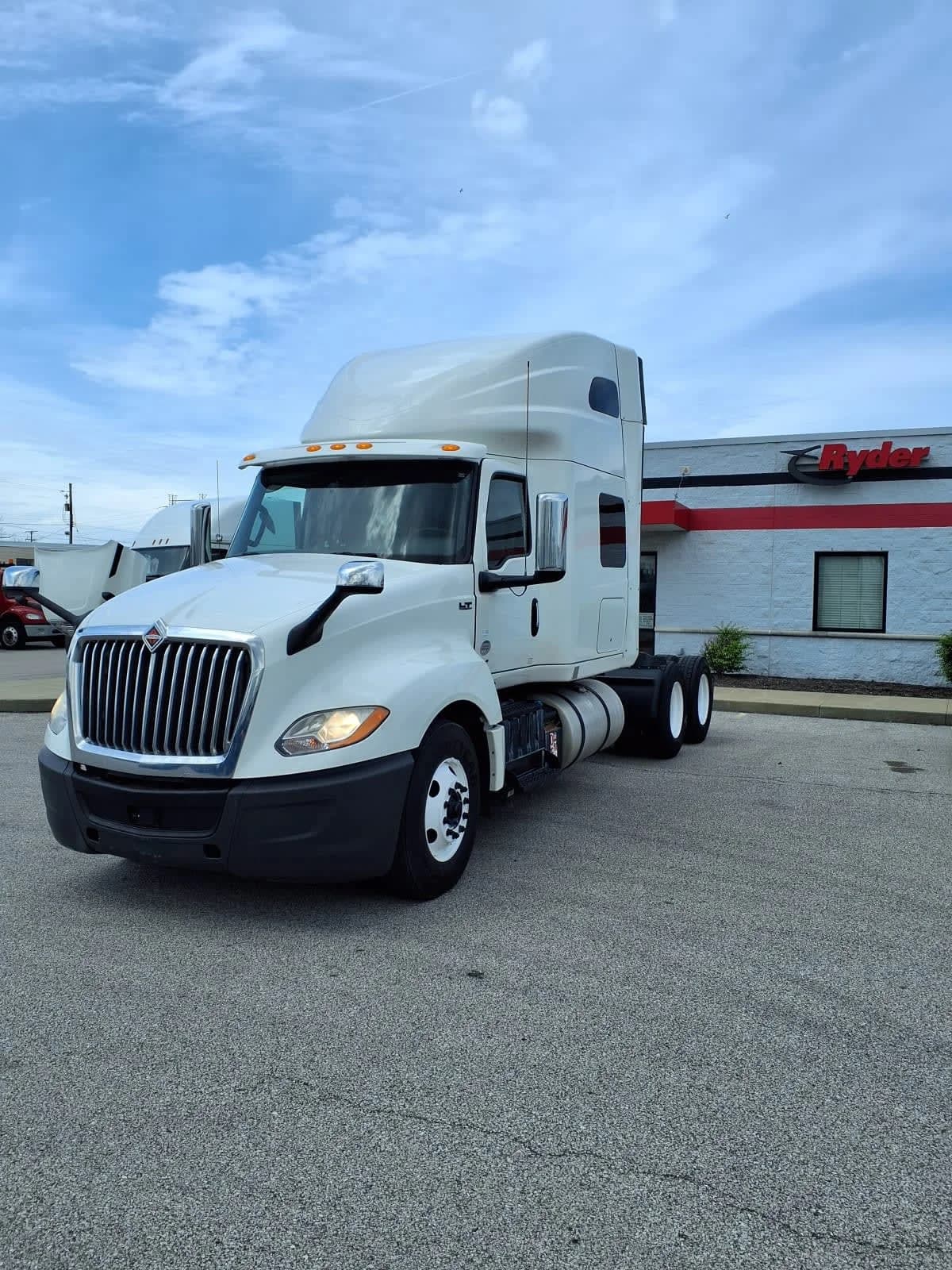 2019 International LT