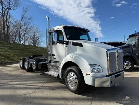 2026 Kenworth T880