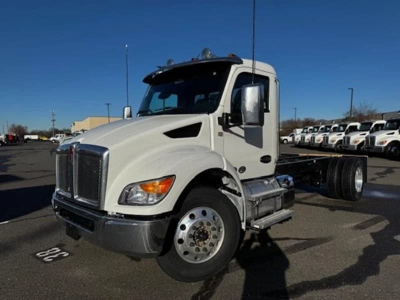 2025 Kenworth T280