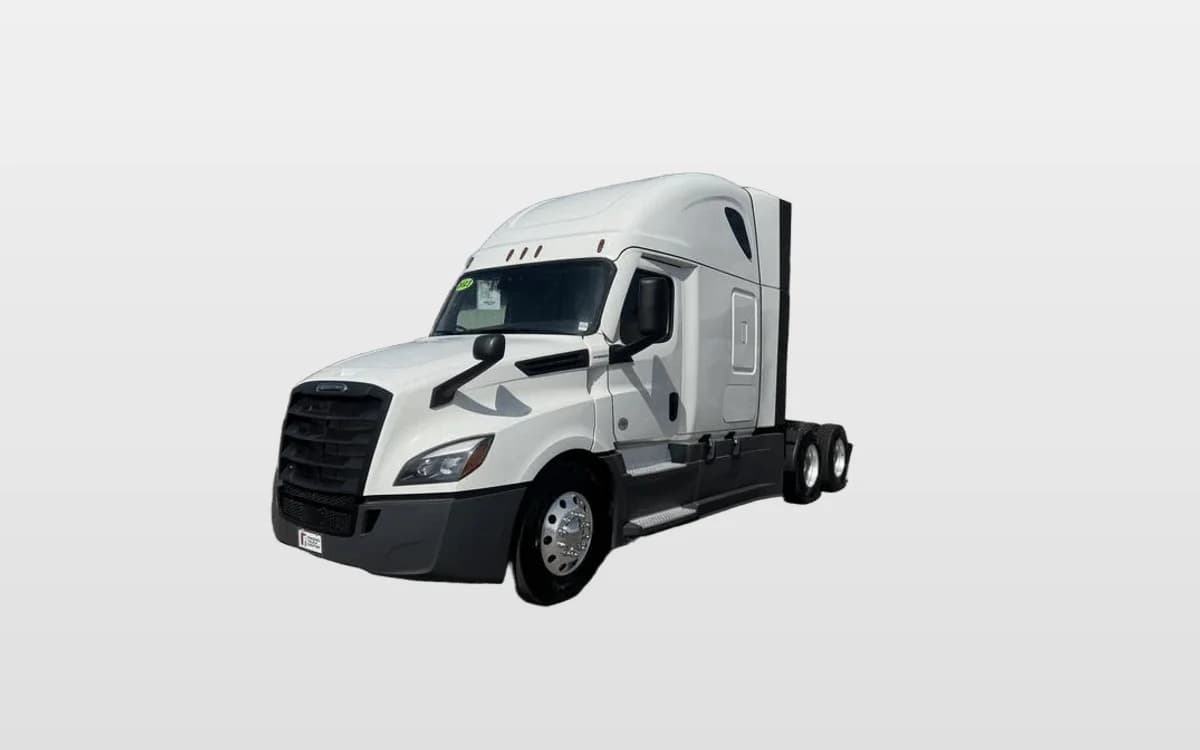2023 Freightliner Cascadia in Fresno