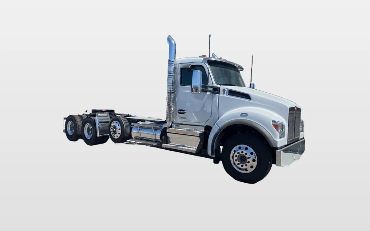 2025 Kenworth T880