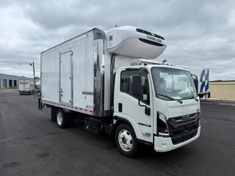 2025 Isuzu NRR