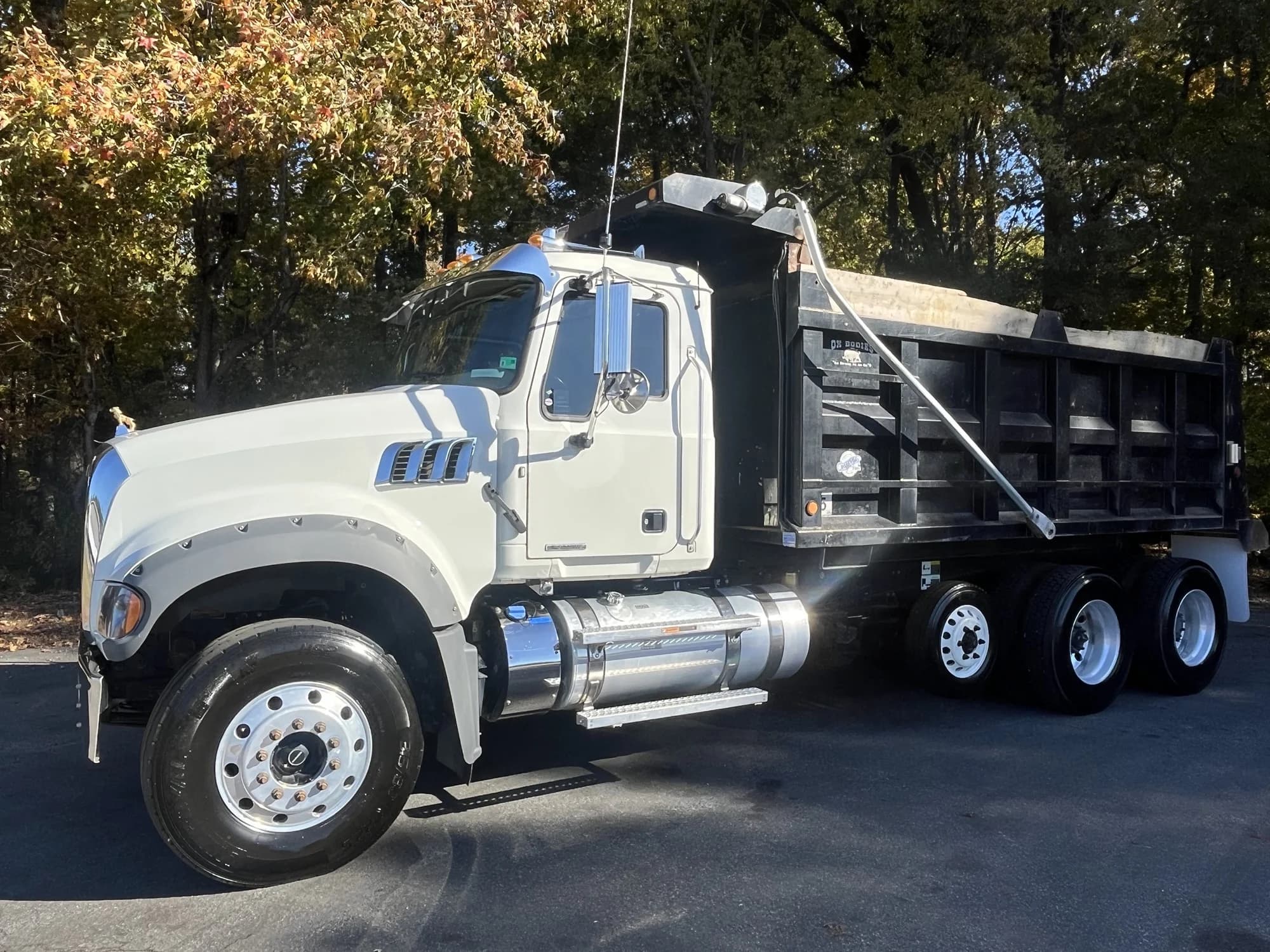 2023 Mack Granite