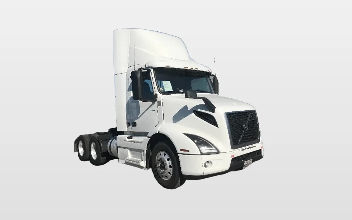 2020 Volvo VNR 640 in West Sacramento, CA