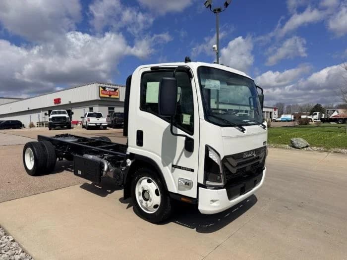 2027 Isuzu NRR