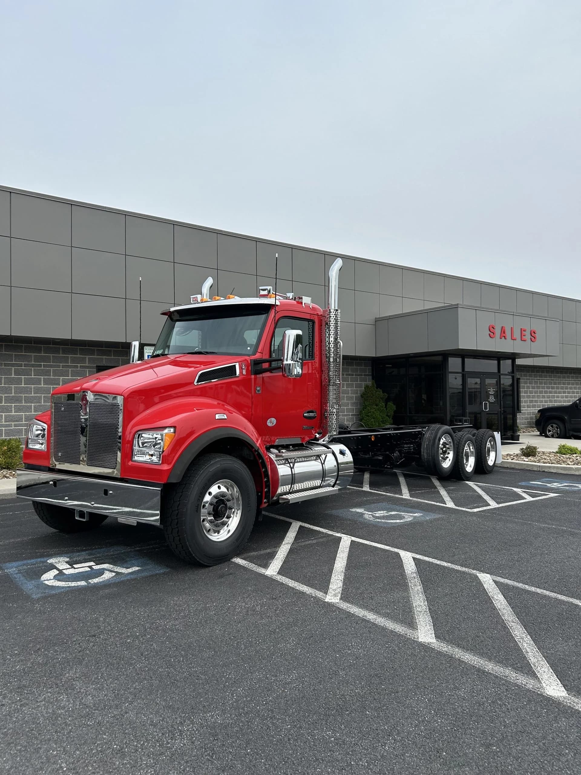 2025 Kenworth T880