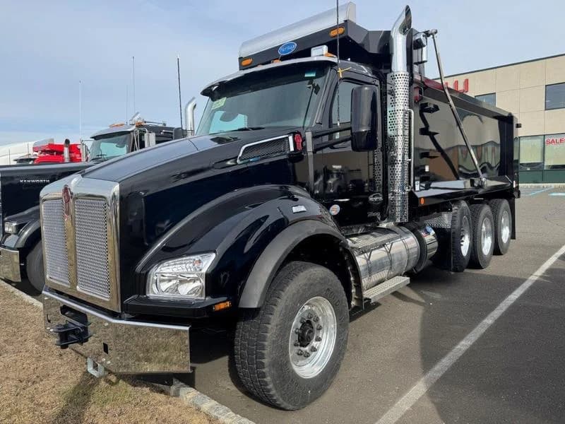 2025 Kenworth T880