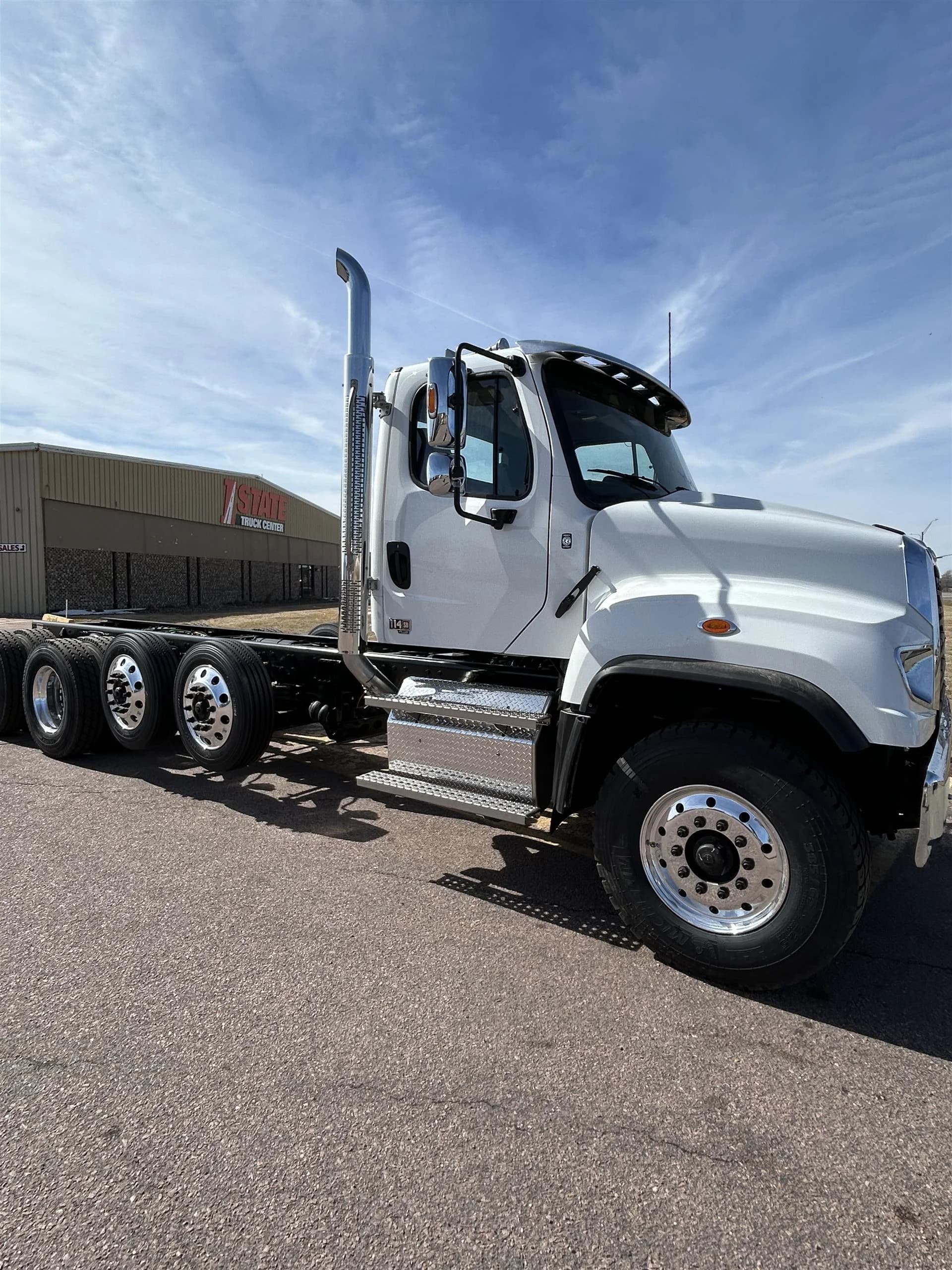2027 Freightliner 114SD